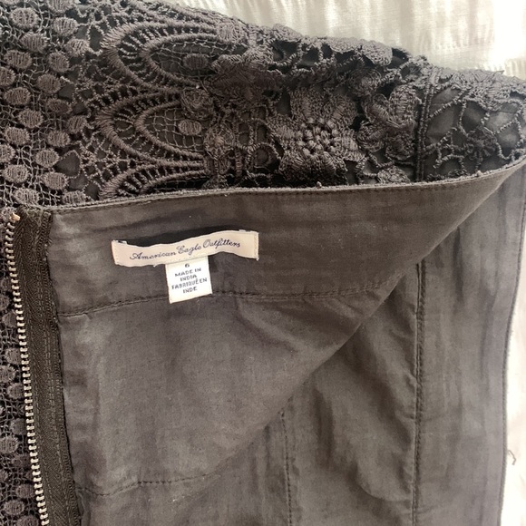 American Eagle Lace mini skirt. Size 6 - Picture 3 of 3
